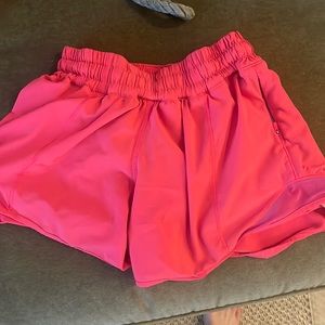 Hot pink lululemon hotty hot running shorts low rise